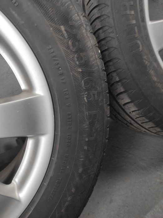 Гуми 235/65/17 перфектни