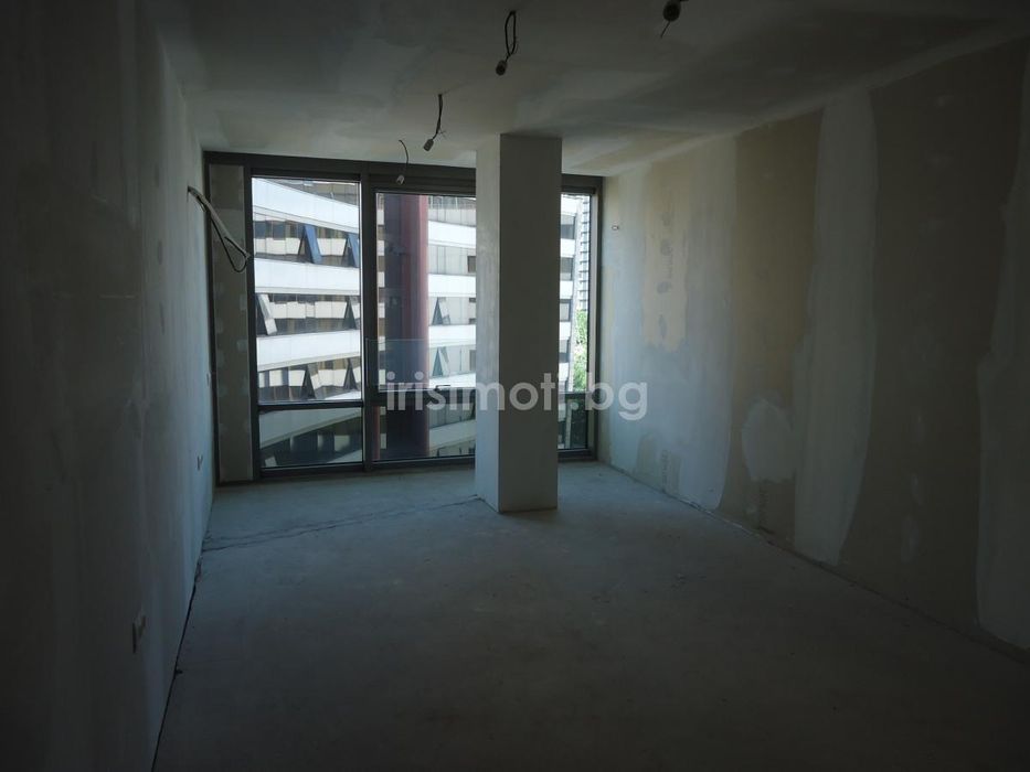 Продава се Тристаен апартамент в София, Манастирски ливади - 118 кв.м за 2496 €/кв.м - Снимка #4