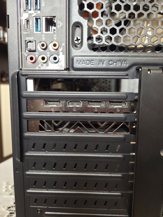 Vând Pc gaming: rx5700, 16gb ram, ryzen 5 2600x, 1tb ssd