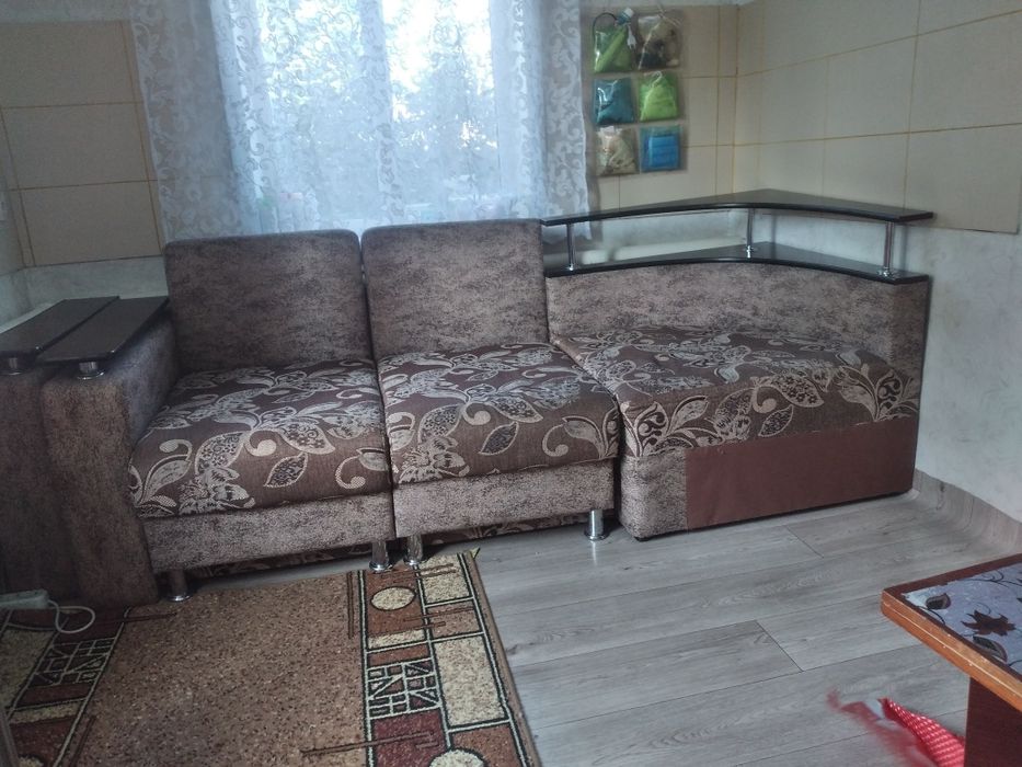 Срочно продам.  Диван угловой бу