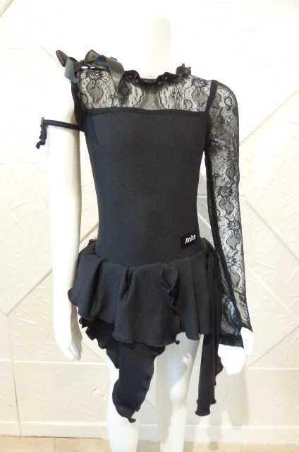 рокли за спортни танци