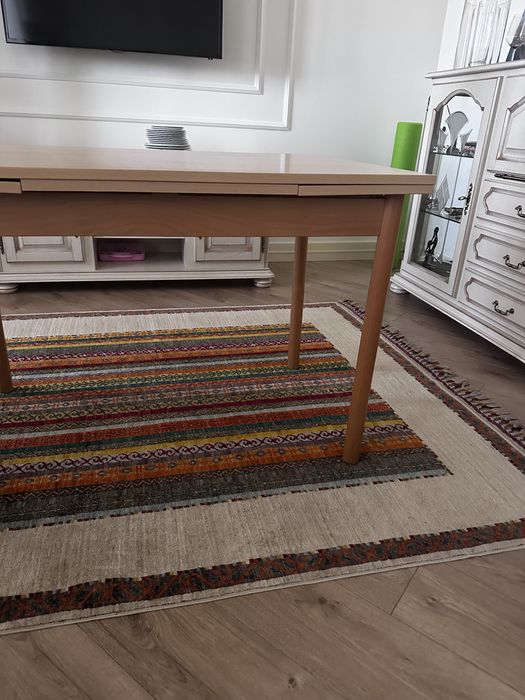 Стол обеденный в кухню