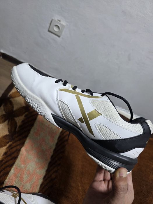 Yonex Power Cushion 39 кроссовки