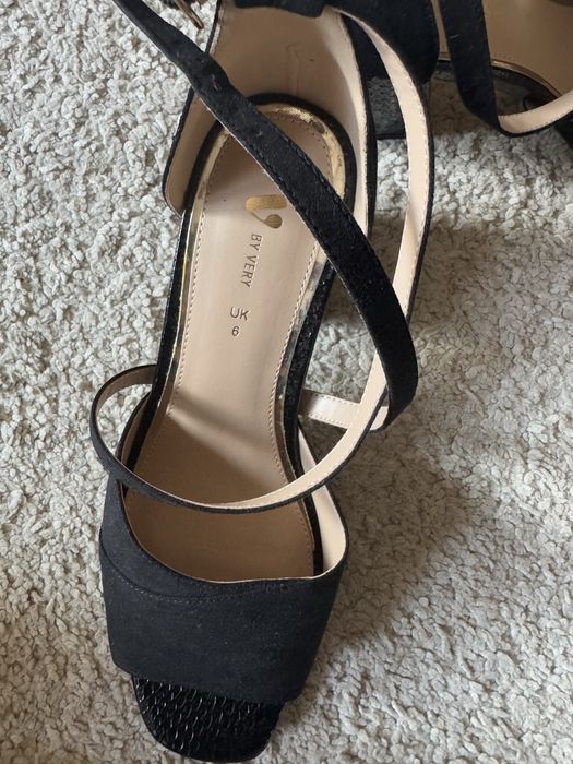 Sandale negre noi