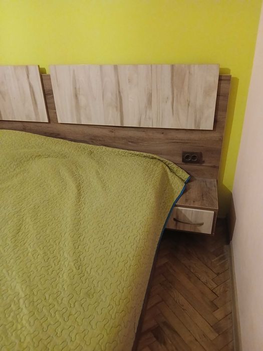 Спалня с повдигащ се матрак