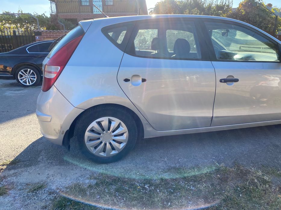 hyundai i30 2009 1.4 banzina 109cp