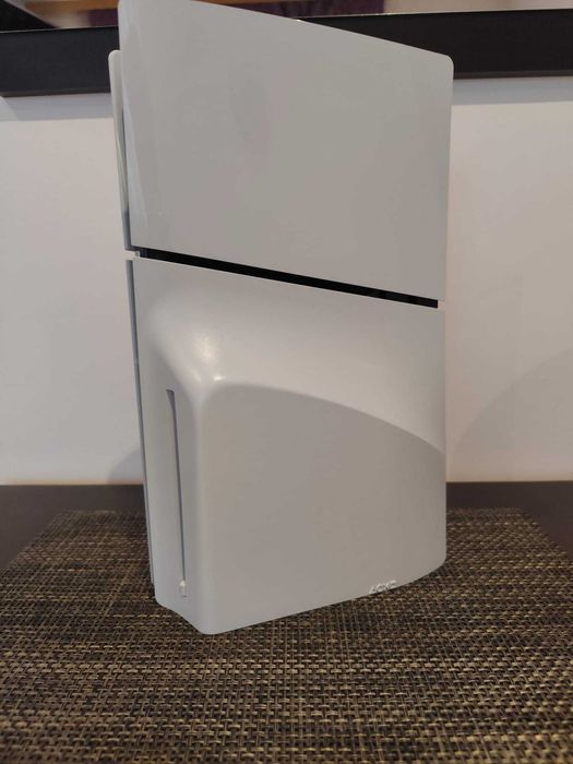 Playstation 5 Slim( PS5 SLIM ) +4 игри