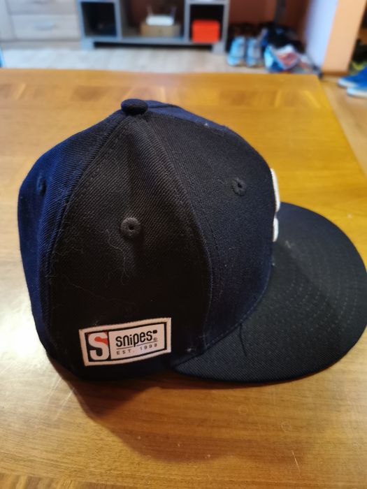 2 sepci NOI originale, Adidas si Snipes