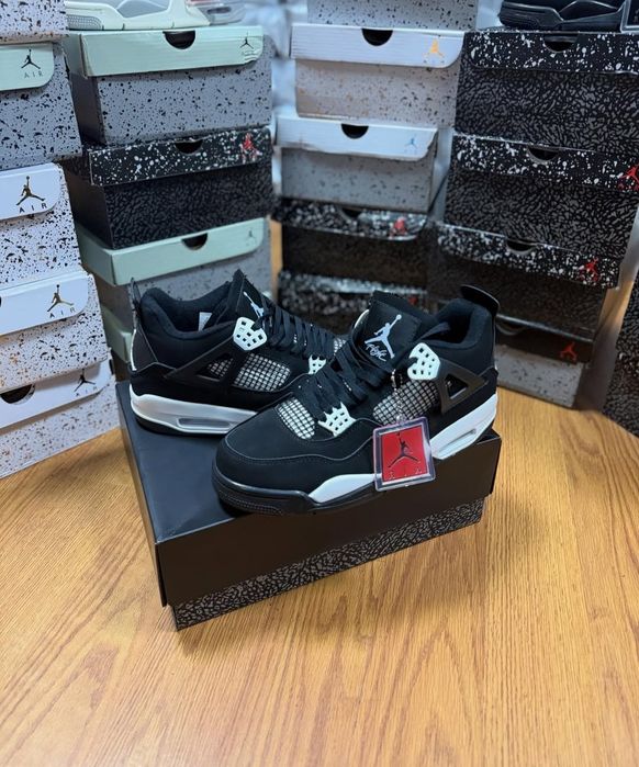 Jordan 4 White Thunder