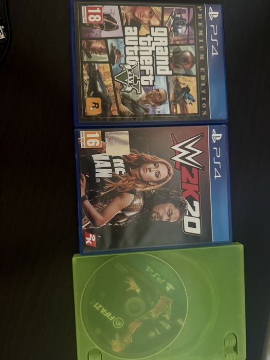 Ps 4 pro + 3 jocuri