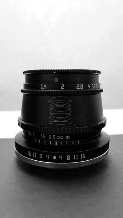Объектив TTArtisan 35mm f/1.4
