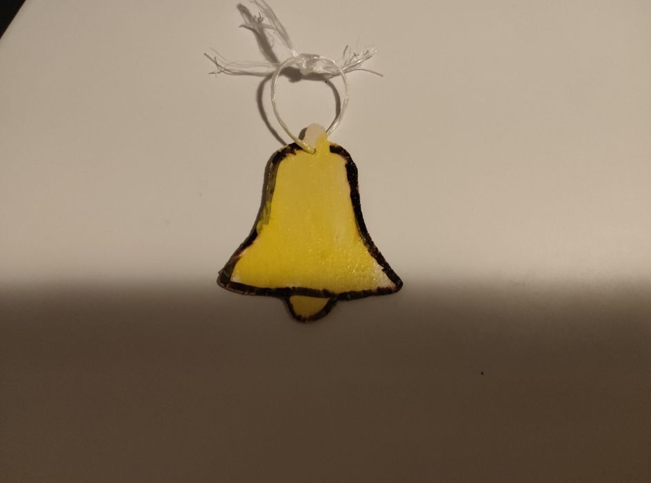 Glob brad făcut la traforaj