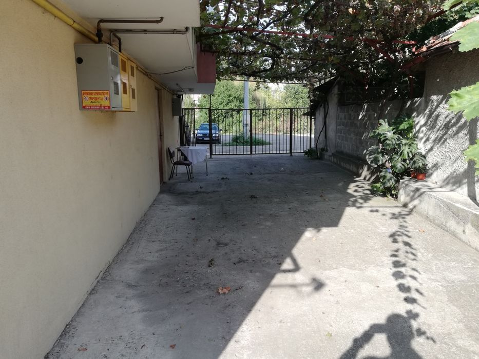 Продавам 20кв.м. Вода,ток.