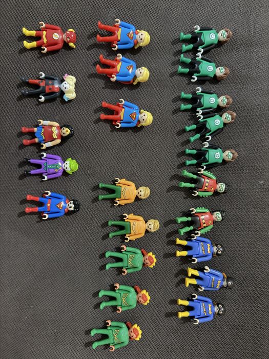 Игрушки из киндера (dc, playmobil)