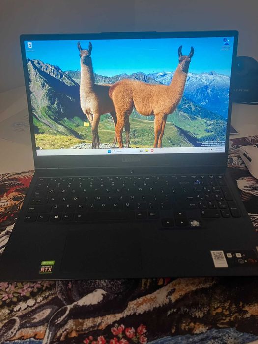 Laptop lenovo legion 15ach6h cu probleme