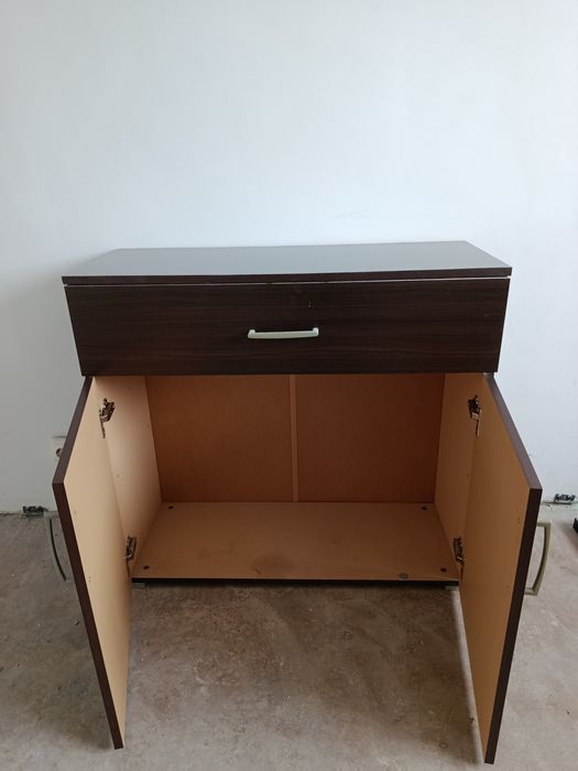 Vând Comoda urgent
