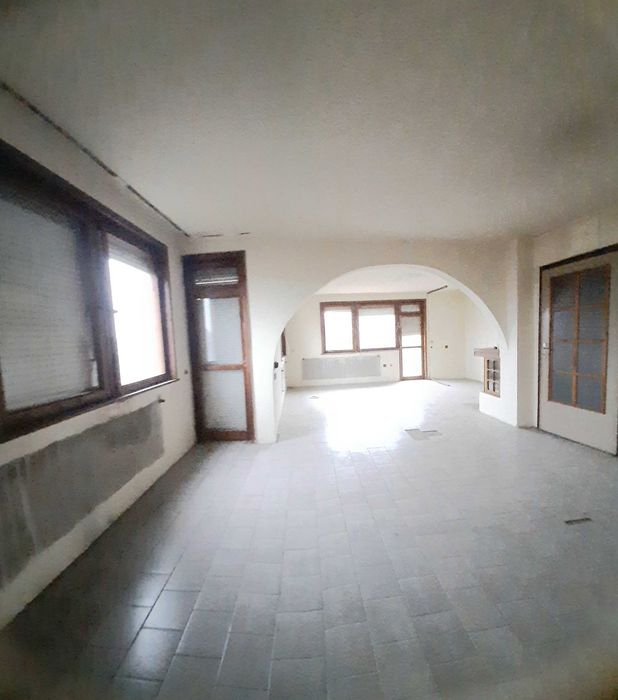 Продава се Етаж от къща в Омуртаг - 110 кв.м за 746 €/кв.м - Снимка #3