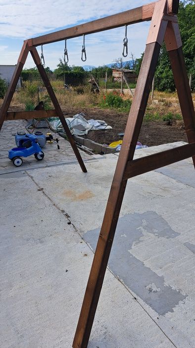 Детска люлка дървена