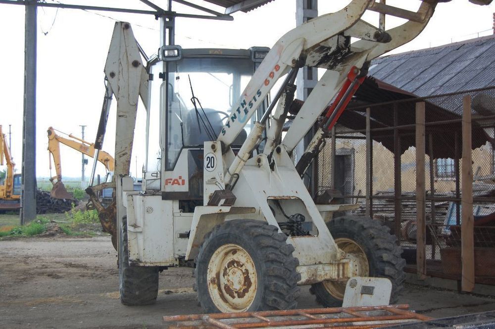 Dezmembrez FAI SYNTHER 698