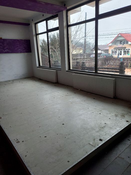 VÎND URGENT  spațiu comercial Pretabil Saună/Piscină apă sărată