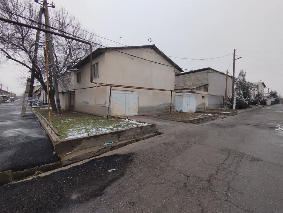 Қибрай тумани Дўрмон маҳалласида уй сотилади