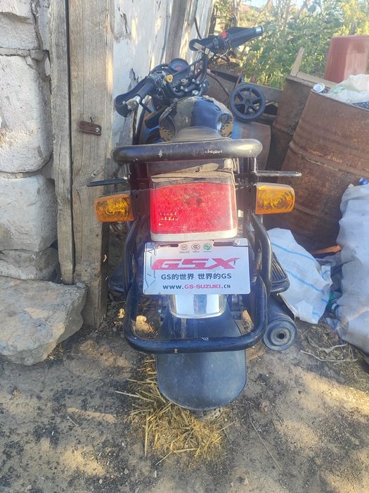 Продам мотоцикл GSX 200см³ 300k