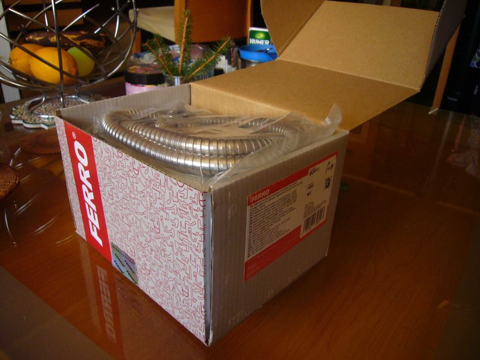 Смесителна душ батерия "FERRO Armatura" (Полша) с шлаух и слушалка