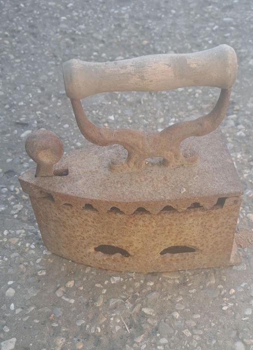 Lămpi pe gaz si fier de călcat vintage