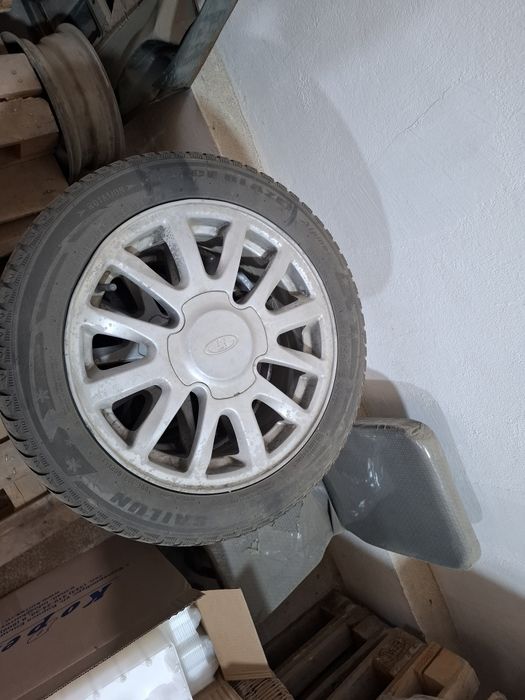 Продам шины с диском