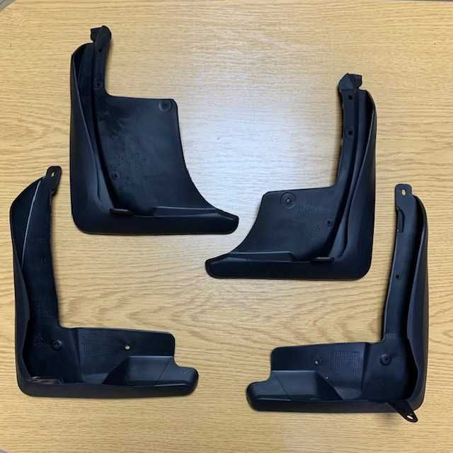 Брызговик на Toyota Camry 75 кузов 2020г.-2024г.