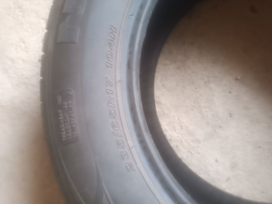 Продам резину в среднем состояние