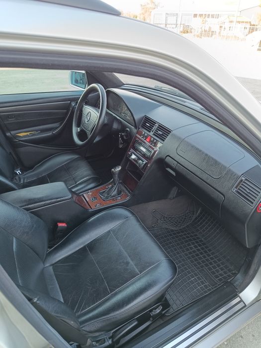 Mercedes Benz c220 w202 t-model