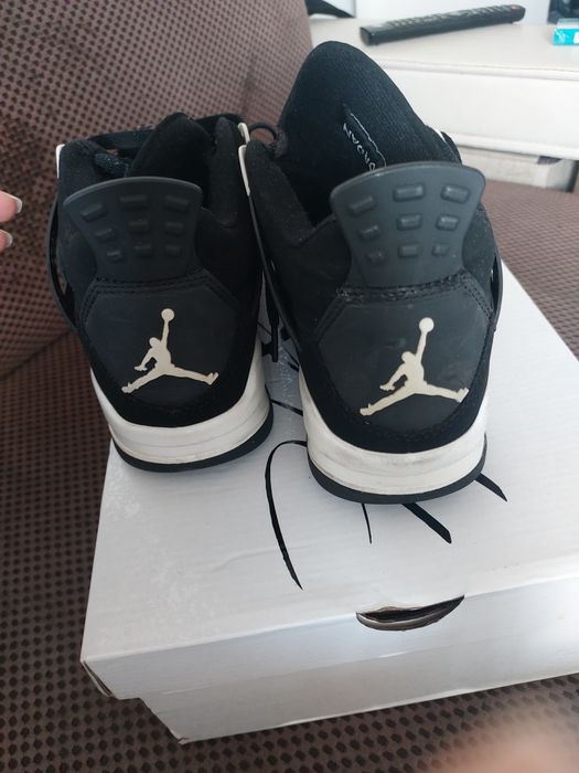 Nike jordan 4 retro