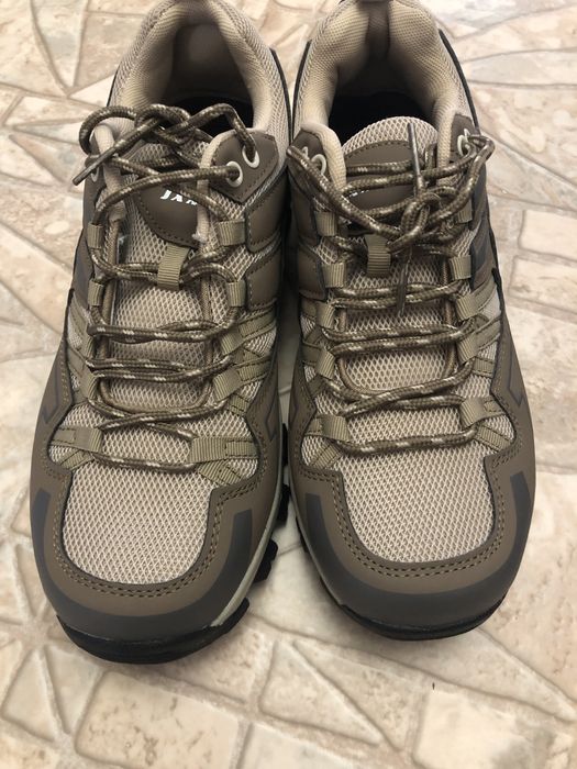 Кроссовки мужские размер 40