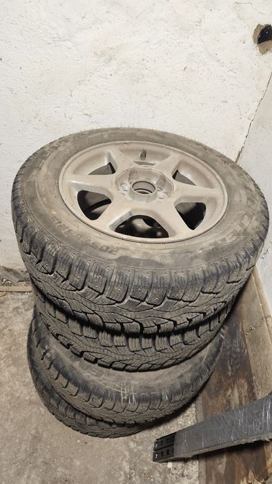 Зимнте шипованые centara R15 205/65