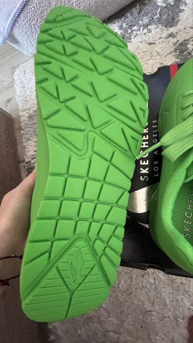 Маратонки  Кожени! Чисто нови ! !