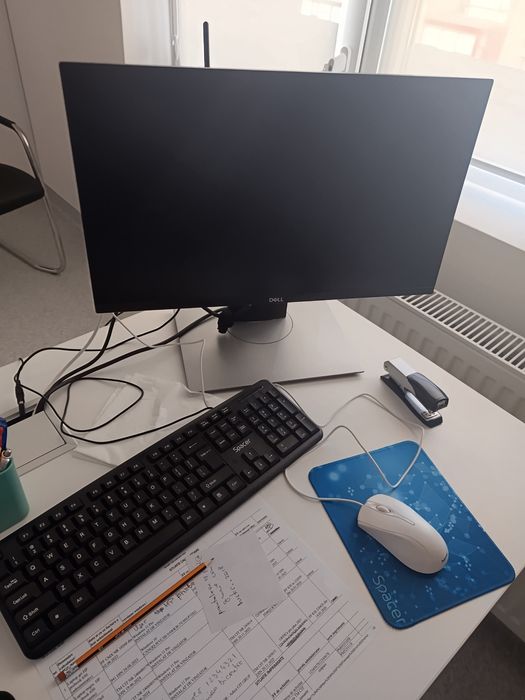 Monitoare HP pentru PC de 24 și 22 inch