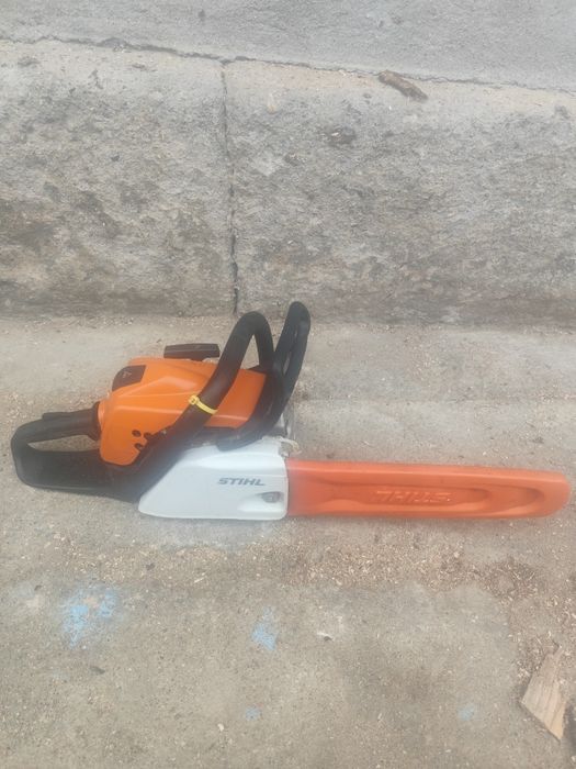 Vând drujba Stihl 211c 1300 lei negociabil