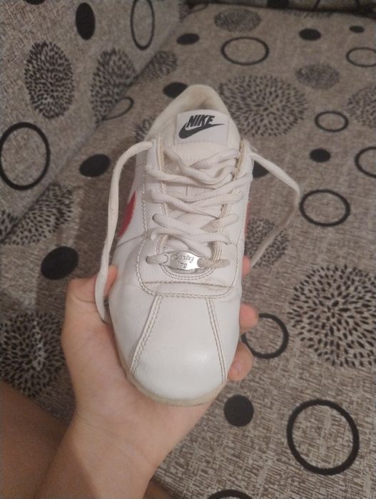 Adidași Nike (nu adidas)