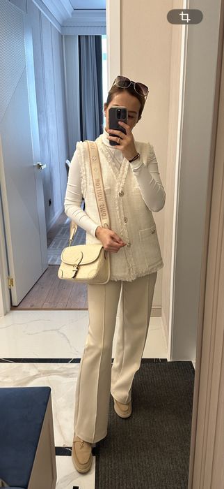 Молочная жилетка Mango твидовая, в стиле Chanel