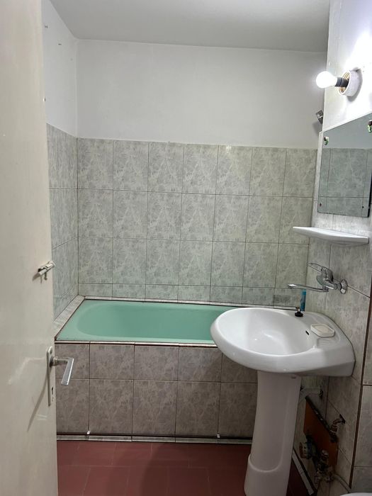Inchiriez apartament cu 2 camere