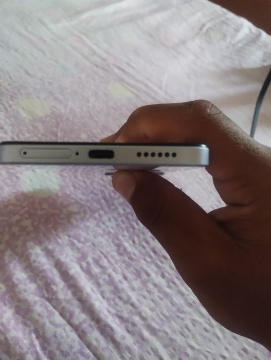 Vând redmi note 14