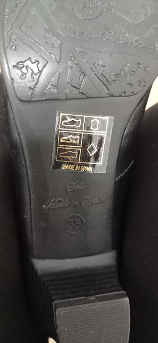 Срочно продам новые  натуральные кожаные босоножки 35 размер.торг