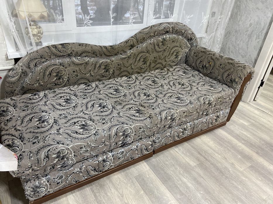 Продам диван 10000