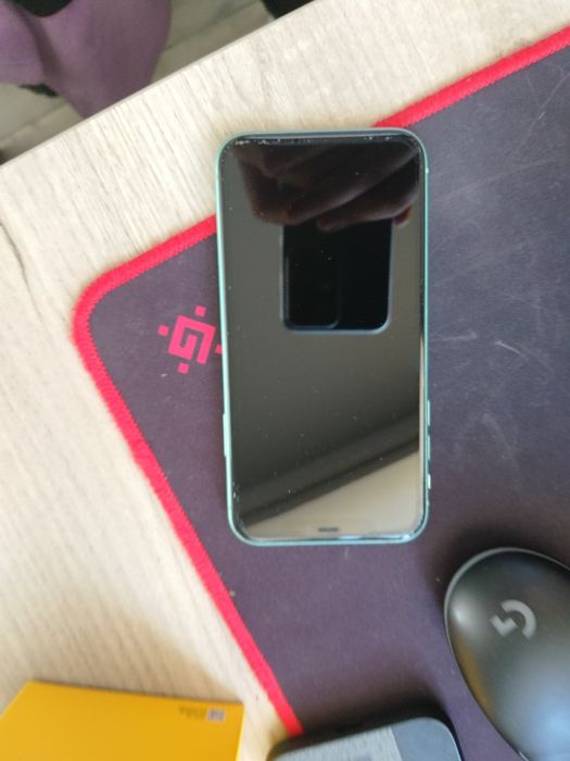 Продам IPhone 11 на 128 гигабайт