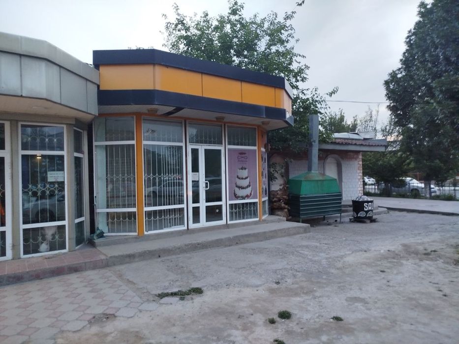 Yangiyer shahar mikrarayon bozorchada joylashgan do'kon sotiladi.