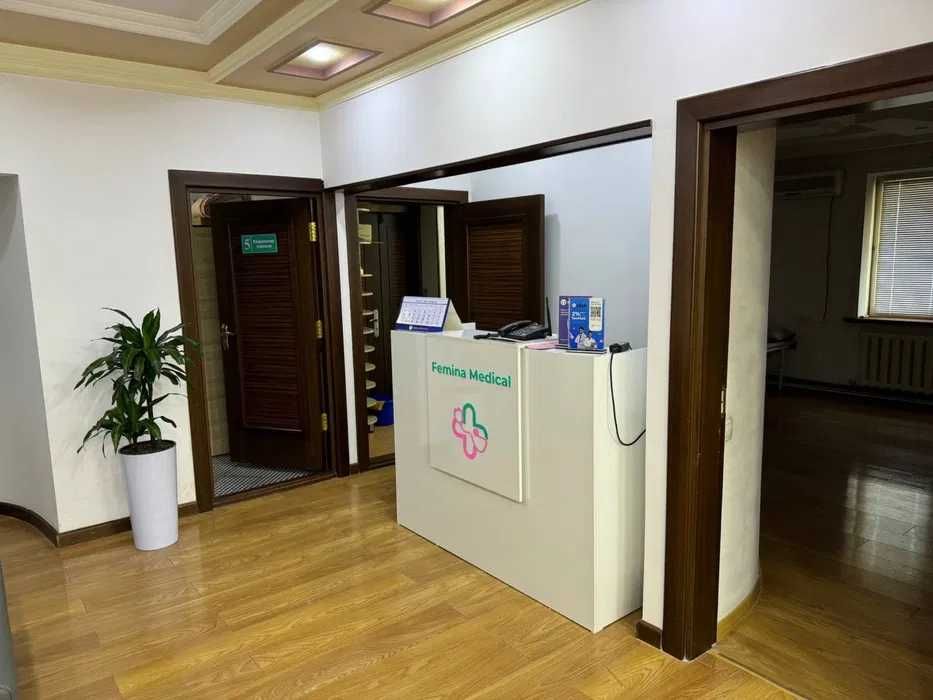 Сдаётся помещение 210 кв.м. под аптеку, кафе или офис, первый этаж