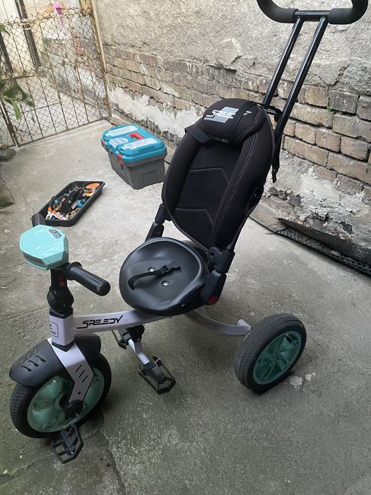 Продавам Детска триколка