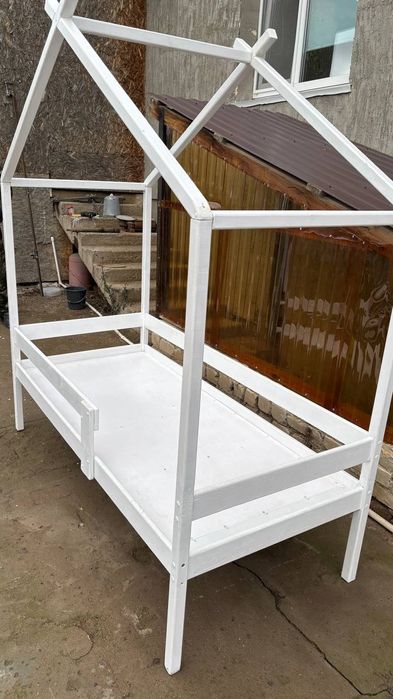 Кровать домик детская