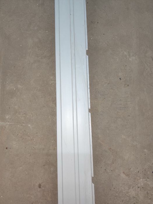 Пластик ок свет каттигидан 8 минг сумдан 1 М2 нархи срочно сотилади